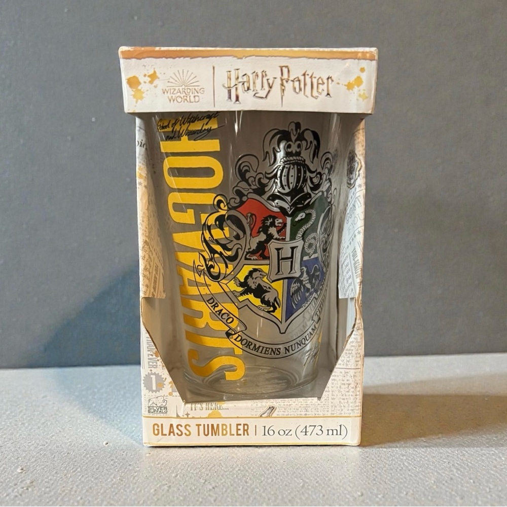 Harry Potter Hogwarts 16oz glass tumbler
